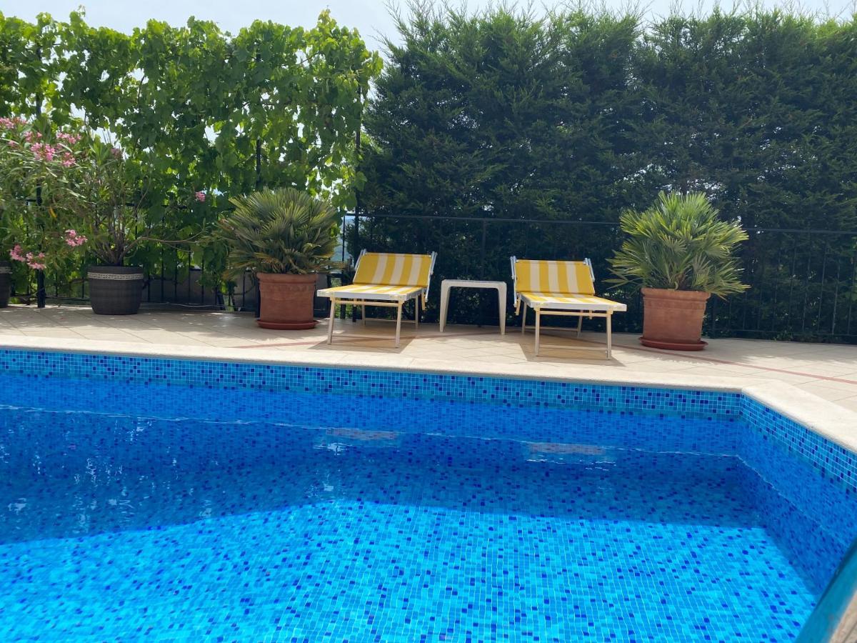 Apartments Villa Viktoria Tivat Exterior photo