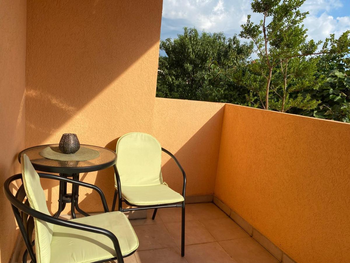 Apartments Villa Viktoria Tivat Exterior photo