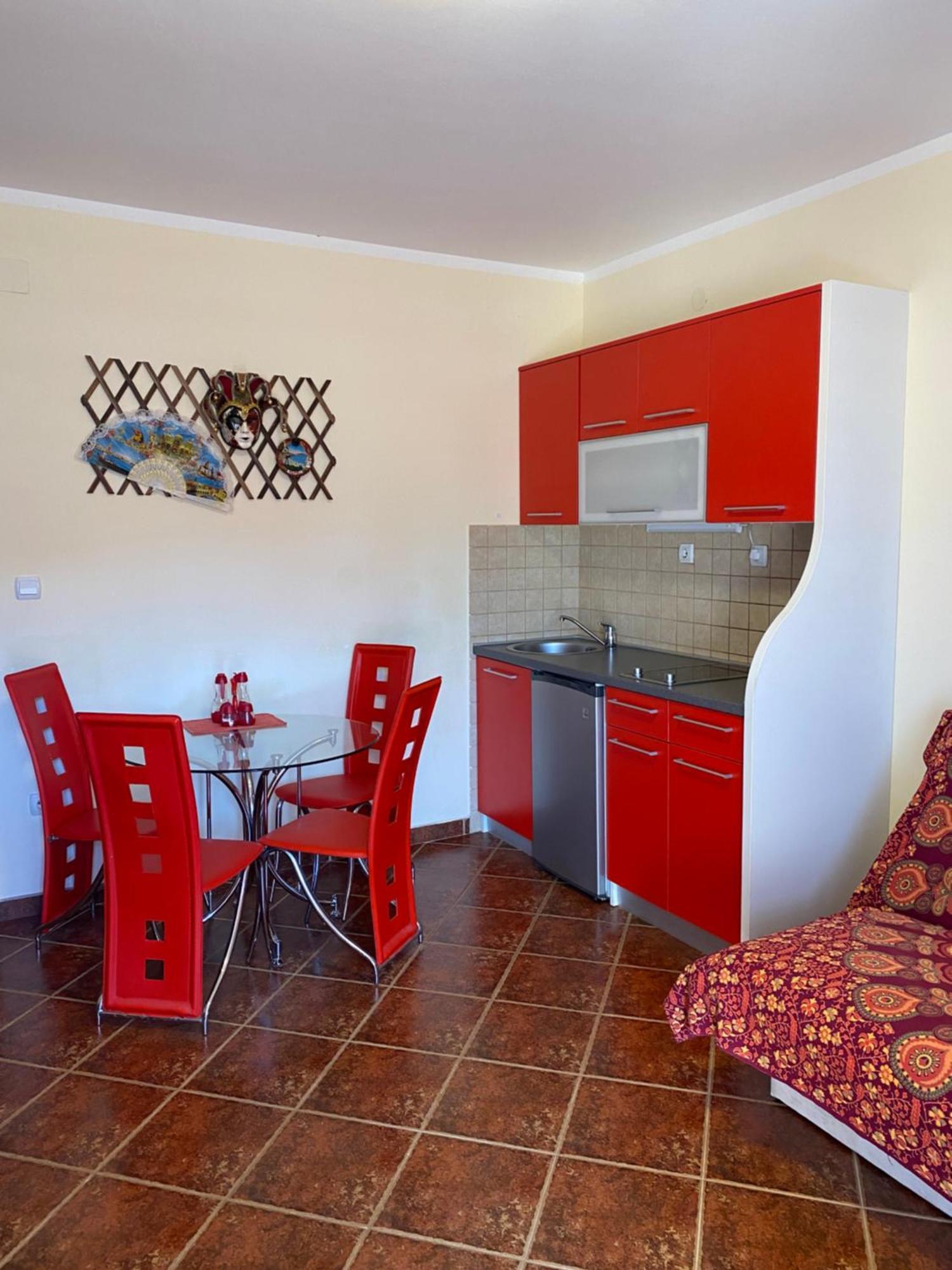 Apartments Villa Viktoria Tivat Exterior photo