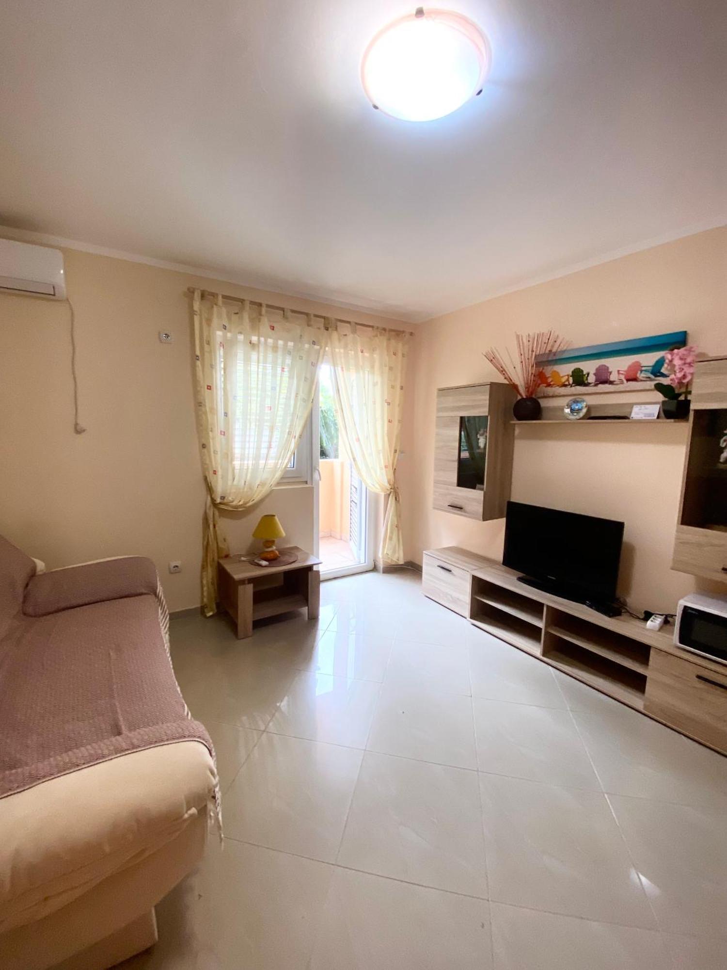 Apartments Villa Viktoria Tivat Exterior photo