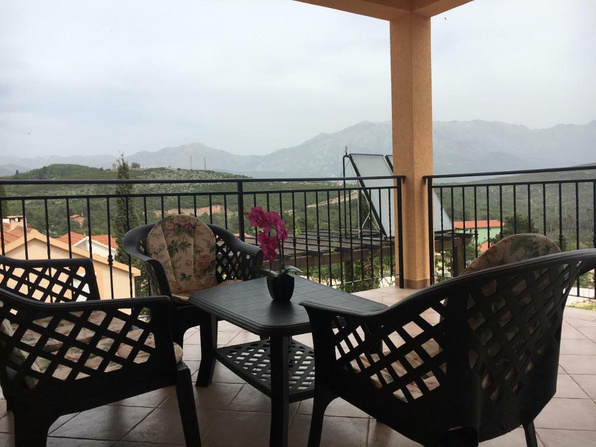 Apartments Villa Viktoria Tivat Exterior photo