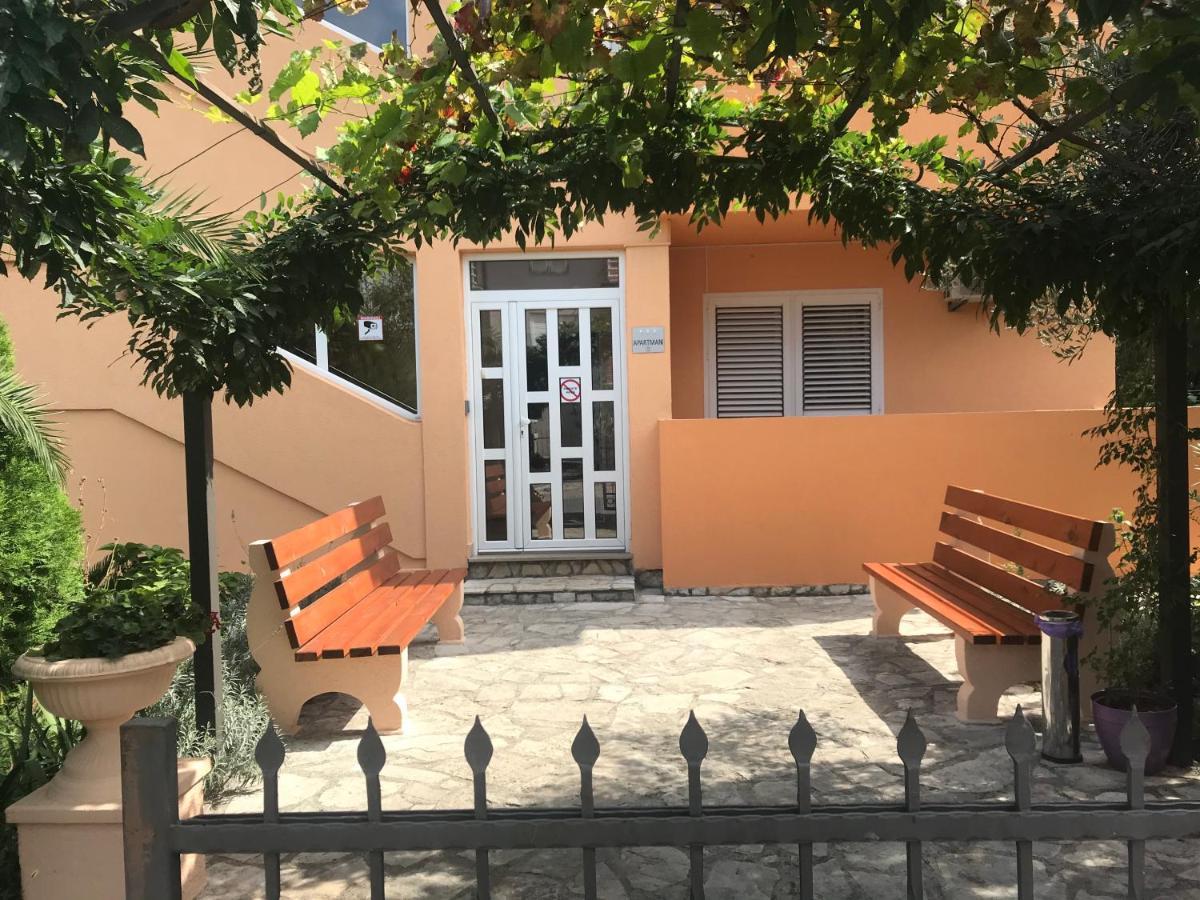 Apartments Villa Viktoria Tivat Exterior photo
